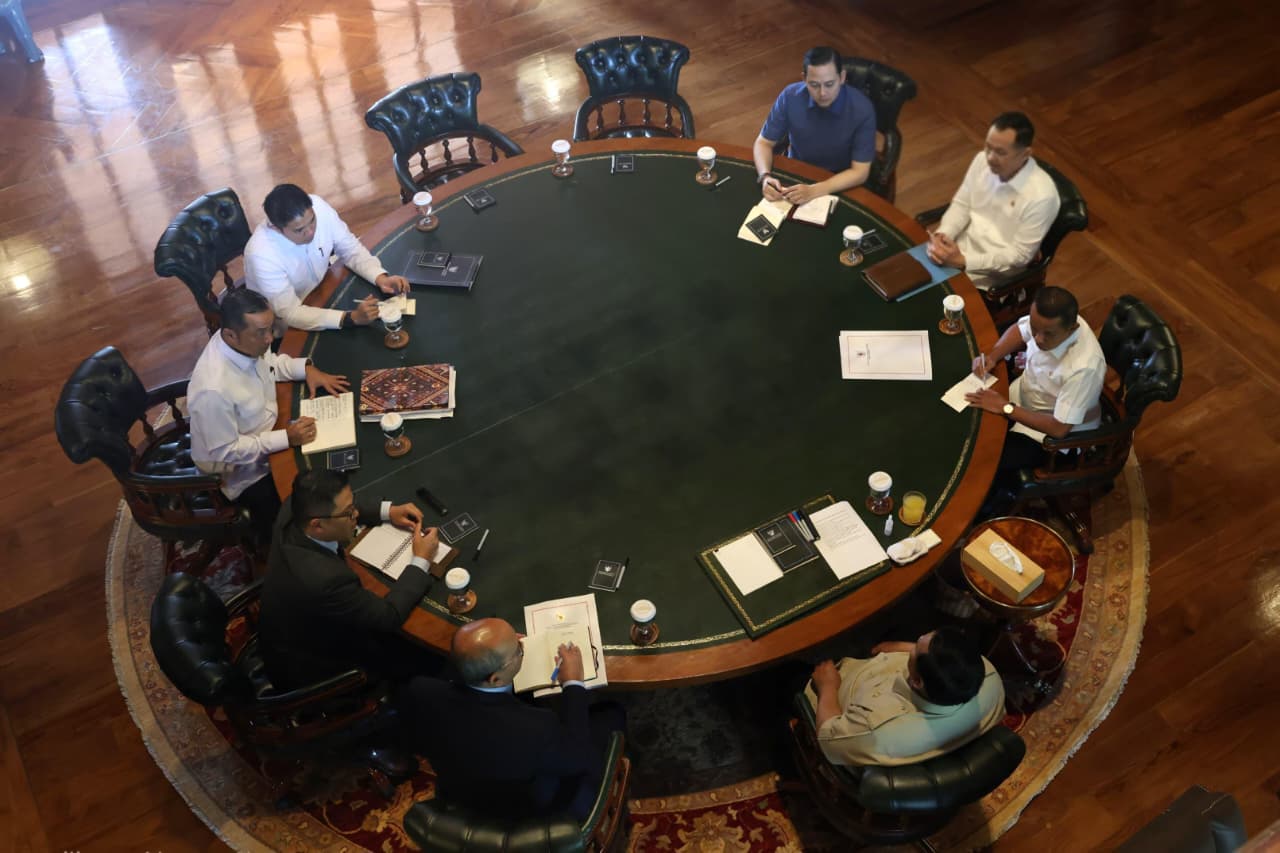 Prabowo bahas agenda strategis bersama menteri Kabinet Merah Putih di Hambalang