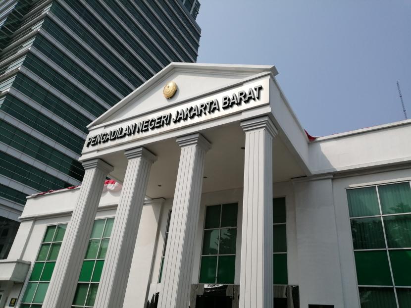 sidang pengadilan dalam kasus vonis UU ITE di Jakarta Barat