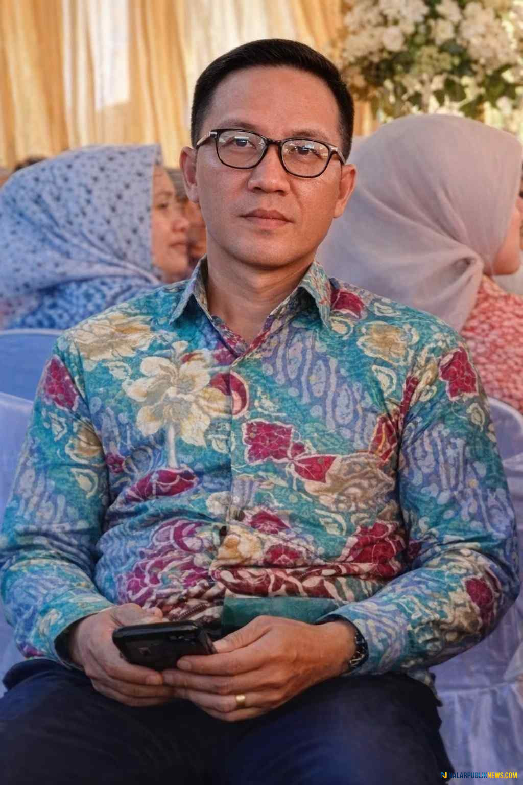 transparansi dana desa Aopa oleh kepala desa saat kegiatan resmi