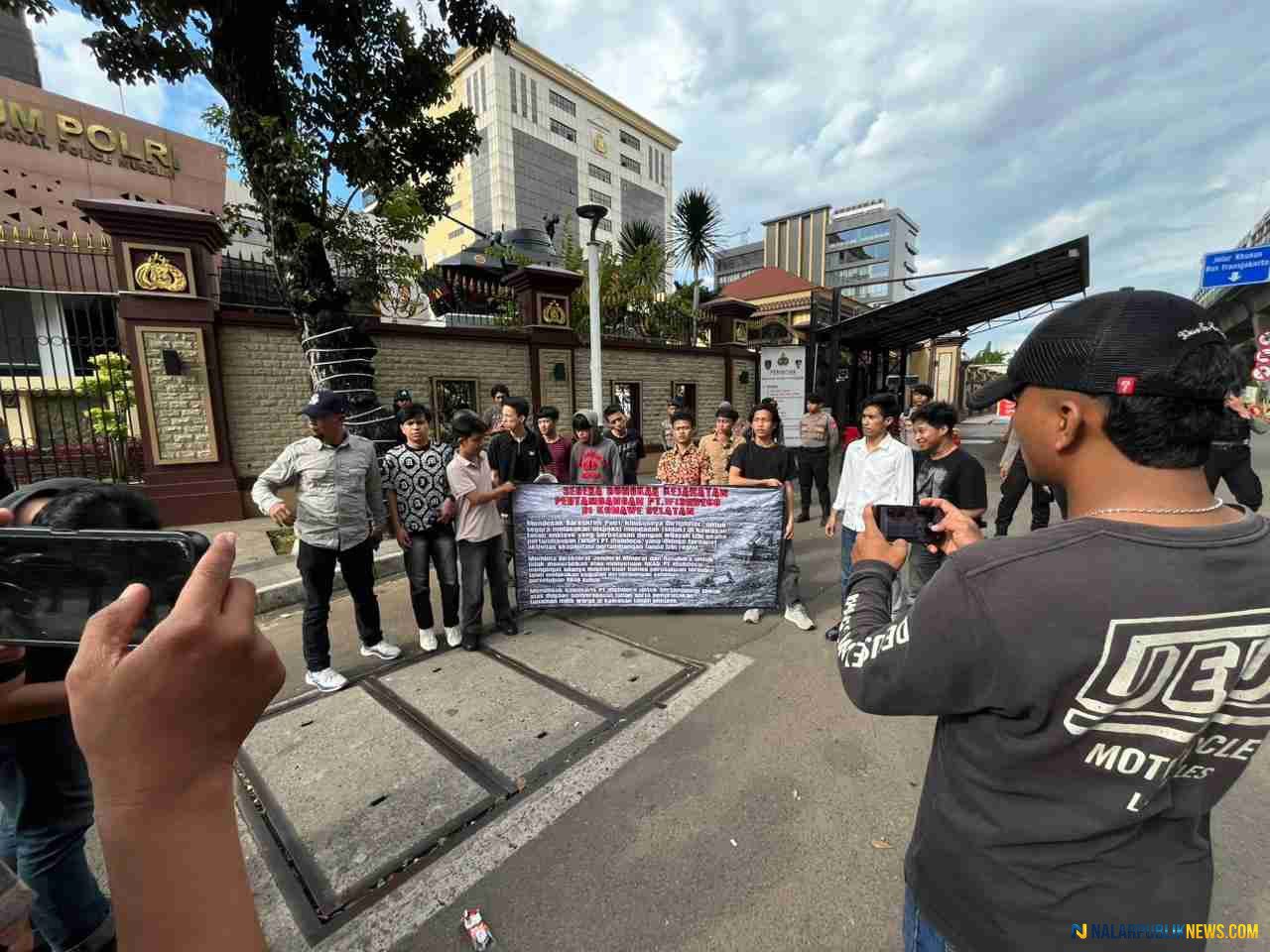 demonstrasi mahasiswa soroti dugaan pelanggaran tambang pt ifishdeco