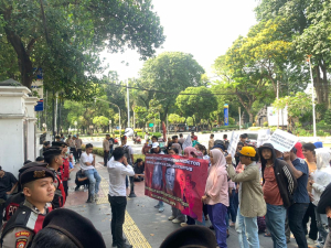 Aksi Puskom Kemenag menuntut investigasi dugaan suap izin prodi dan kekerasan seksual di IAI Rawa Aopa