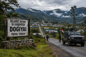 “Polisi berjaga setelah kontak tembak dengan KKB di Dogiyai”