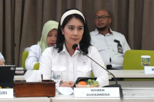 Perlindungan anak daring melalui pendampingan keluarga dan edukasi digital.
