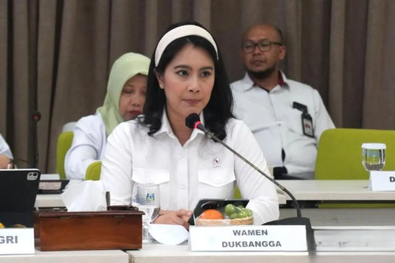 Perlindungan anak daring melalui pendampingan keluarga dan edukasi digital.