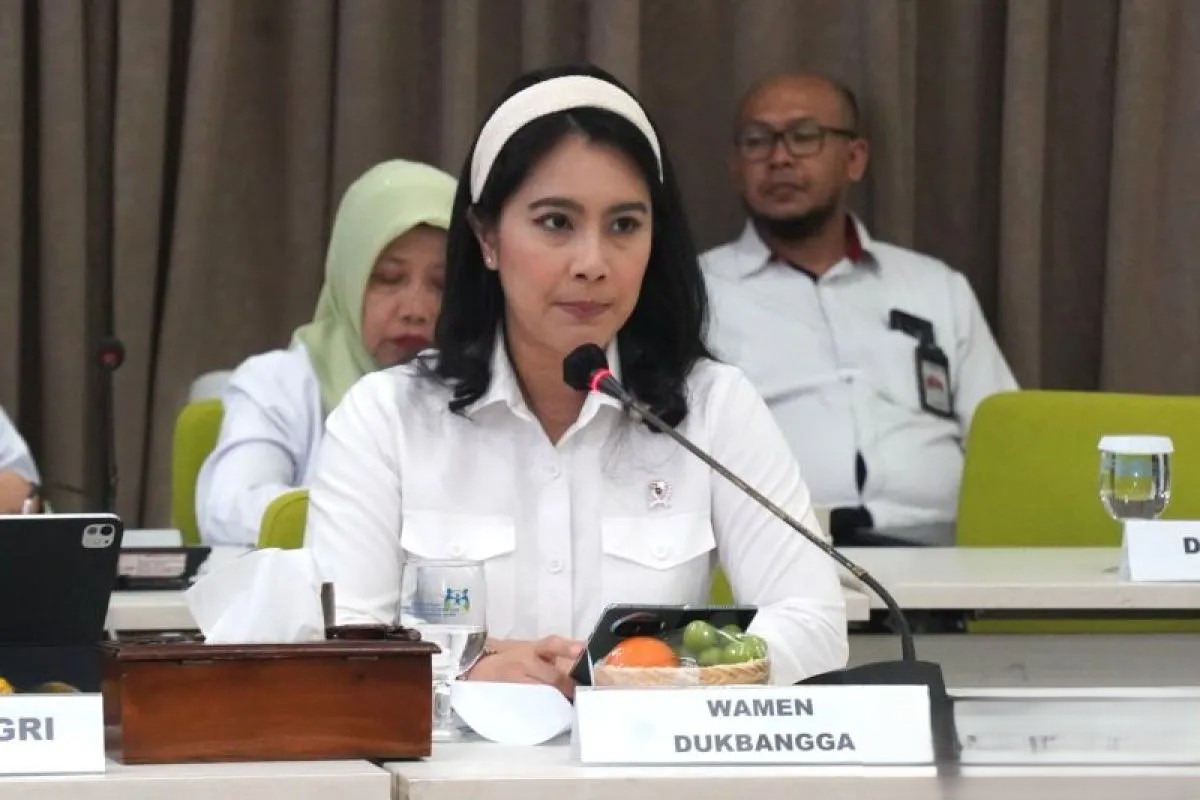 Perlindungan anak daring melalui pendampingan keluarga dan edukasi digital.