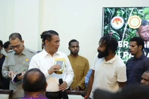 Pertanian Papua - Mentan Amran berdialog dengan mahasiswa Papua